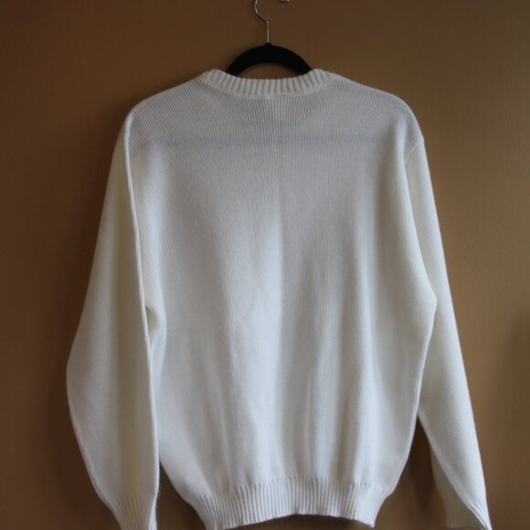Vintage White Knit Sweater – Made in Canada 🤍 - Picture 3 of 3